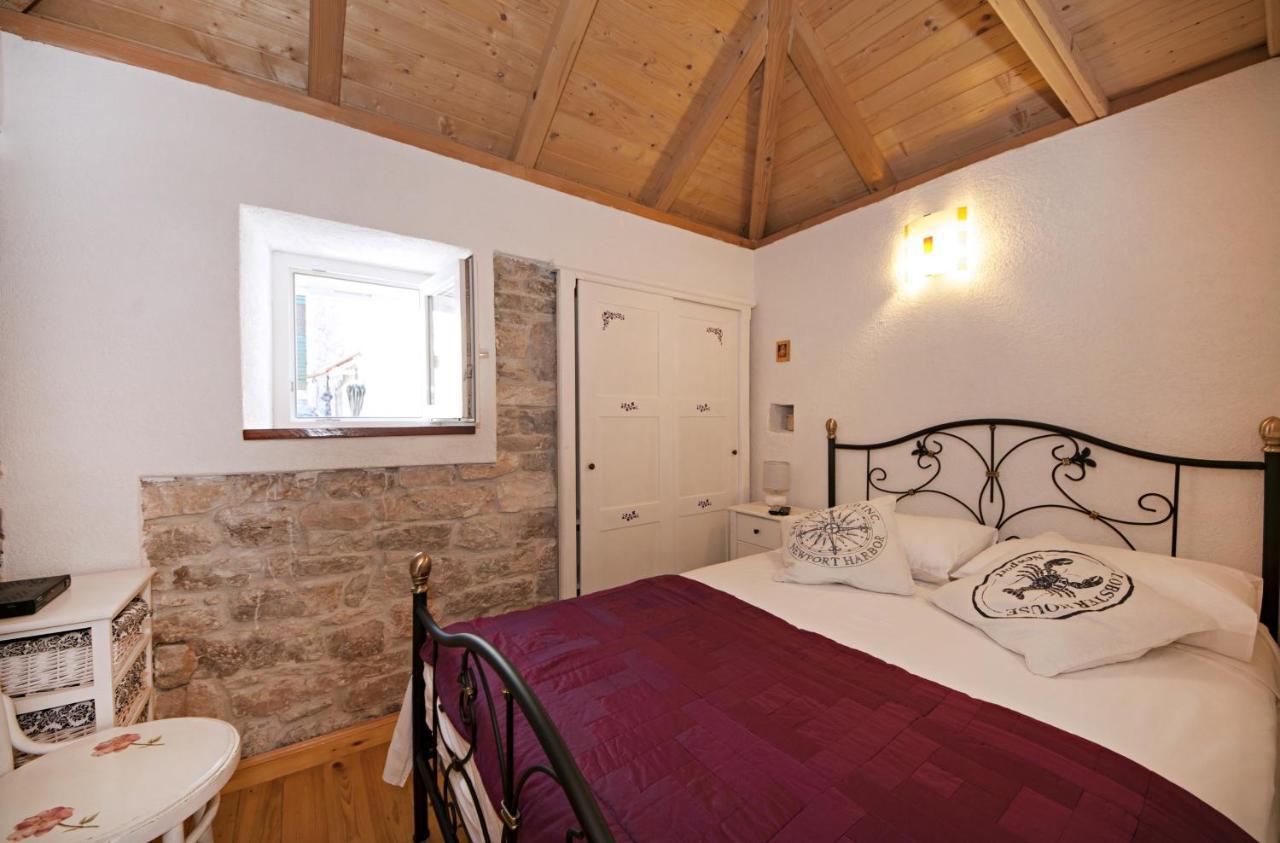 Seaside Holiday House Maslinica, Solta - 13965 Grohote Esterno foto